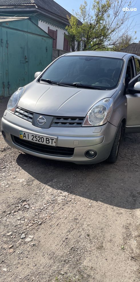 Nissan Note 2008 серебристый - фото 2