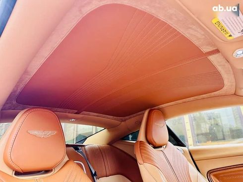 Aston Martin DB11 2017 - фото 26