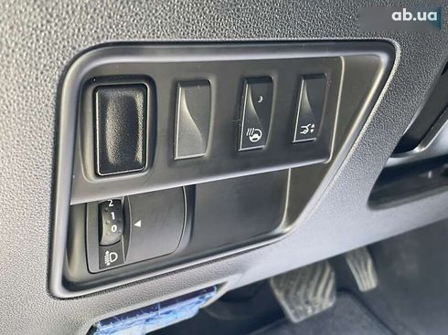 Samsung QM6 2019 - фото 23