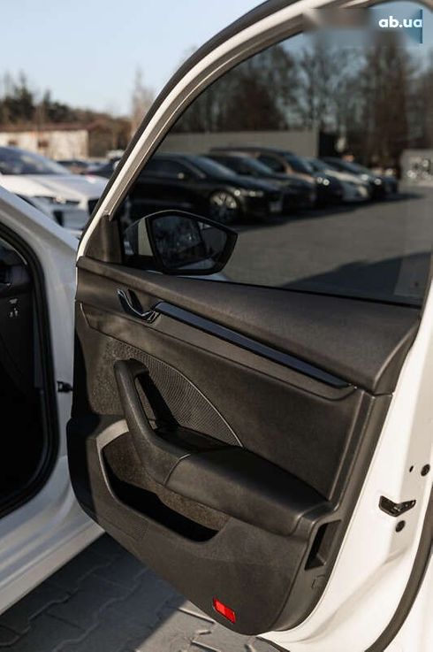 Skoda Octavia 2021 - фото 24