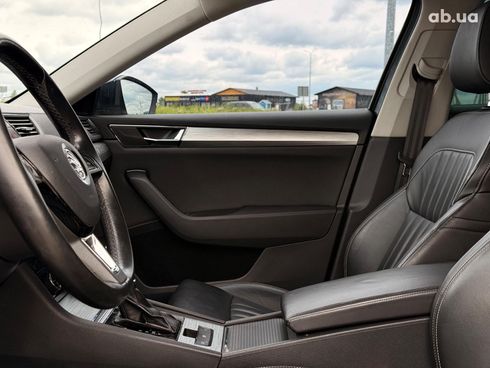 Skoda Superb 2019 серый - фото 16