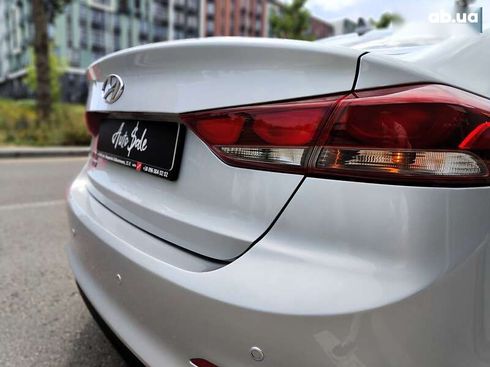 Hyundai Elantra 2016 - фото 17