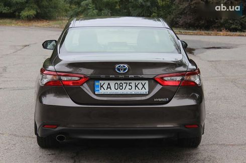Toyota Camry 2023 - фото 13