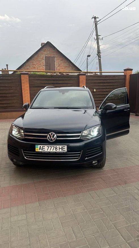 Volkswagen Touareg 2013 синий - фото 2