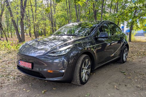 Tesla Model Y 2022 серый - фото 12