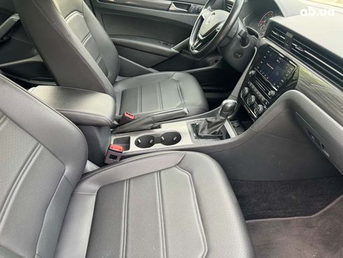 Volkswagen Passat 2019 серый - фото 27