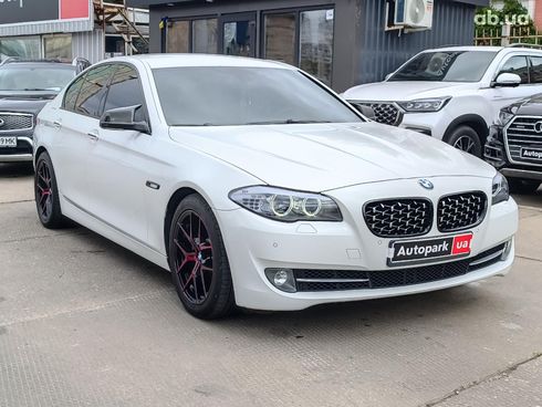 BMW 5 серия 2013 белый - фото 14