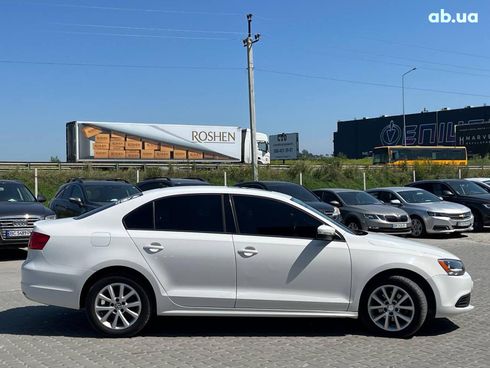 Volkswagen Jetta 2010 белый - фото 11