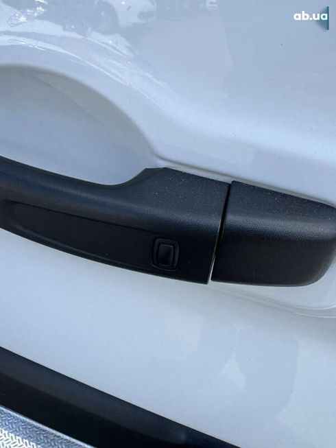 Renault Trafic 2021 - фото 27