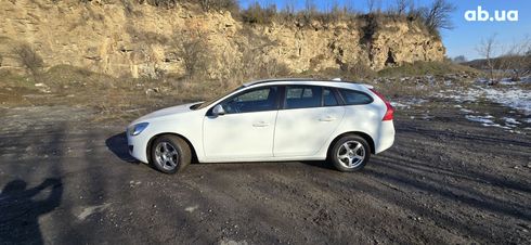 Volvo V60 2011 белый - фото 11