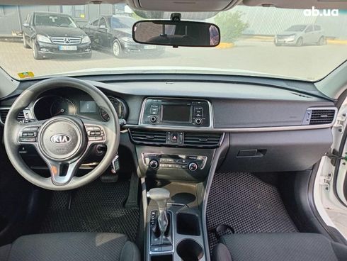 Kia Optima 2017 белый - фото 25