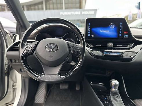 Toyota C-HR 2017 - фото 25