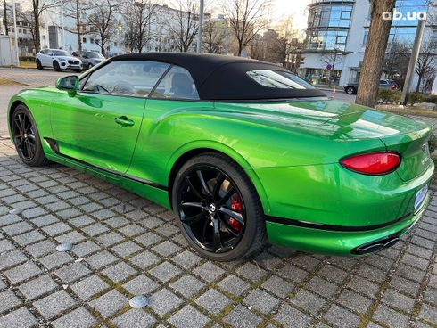 Bentley Continental GT 2021 - фото 32