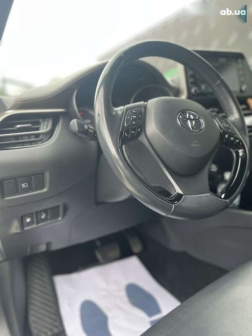 Toyota C-HR 2019 - фото 20