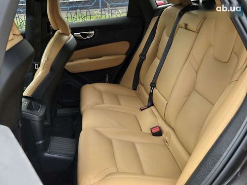 Volvo XC60 2023 - фото 12