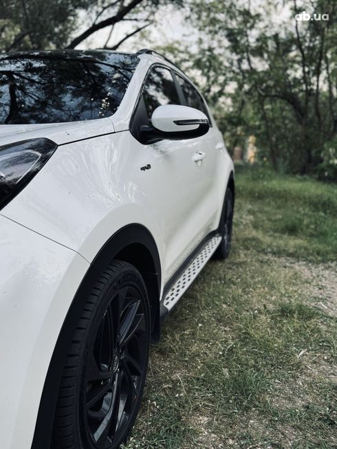 Kia Sportage 2021 белый - фото 6