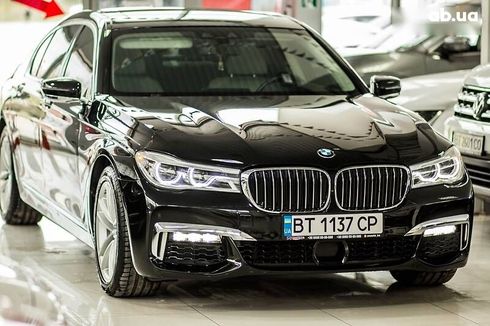 BMW 750 2015 - фото 2