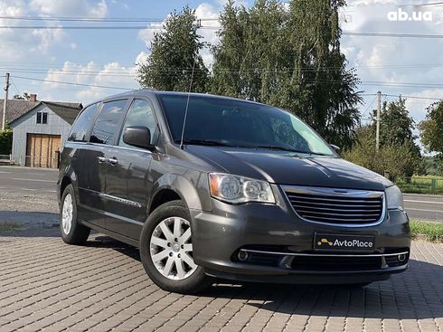 Chrysler town&country 2016 - фото 9