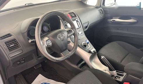 Toyota Auris 2012 - фото 5