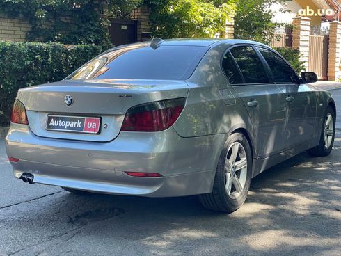 BMW 5 серия 2005 серый - фото 7