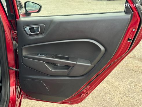 Ford Fiesta 2016 красный - фото 21