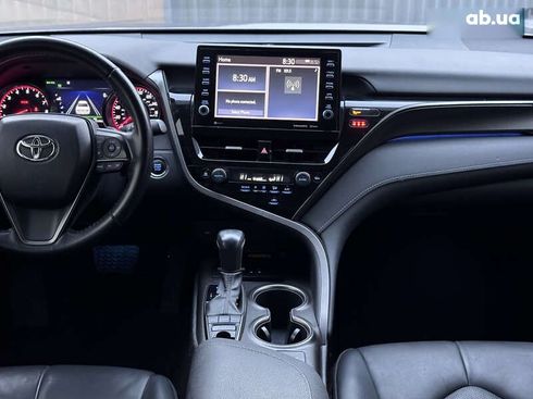 Toyota Camry 2022 - фото 26