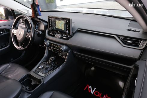 Toyota RAV4 Hybrid 2020 серебристый - фото 7