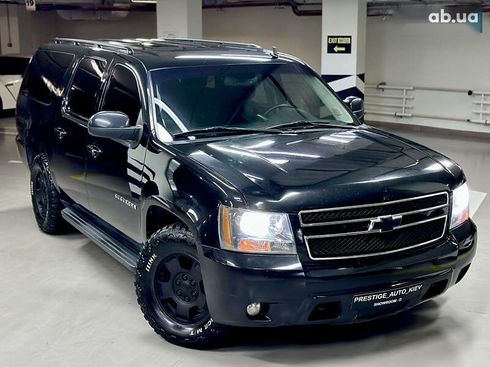 Chevrolet Suburban 2011 - фото 2