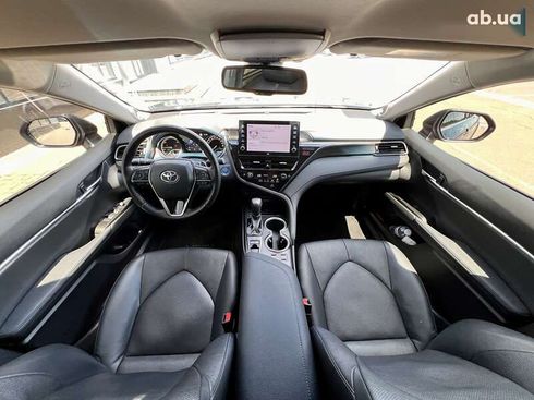 Toyota Camry 2023 - фото 25