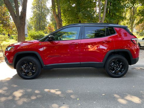 Jeep Compass 2023 красный - фото 14