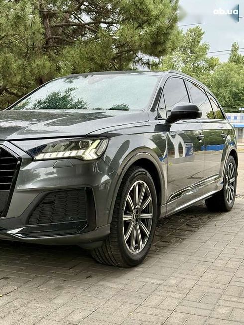 Audi Q7 2021 - фото 6