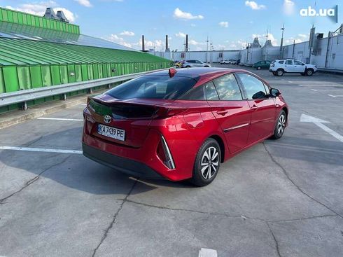 Toyota Prius 2017 - фото 5