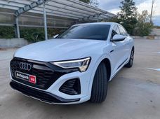 Купити Позашляховик Audi Q8 e-tron - купити на Автобазарі