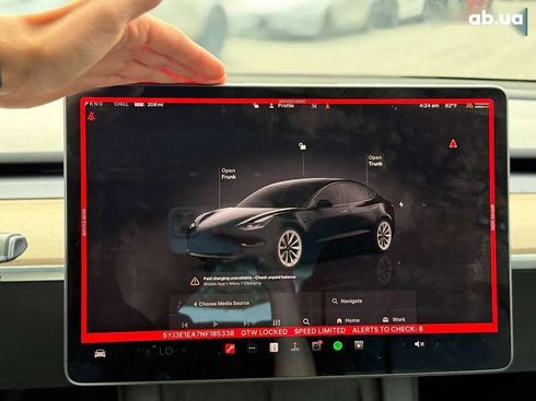 Tesla Model 3 2022 - фото 11