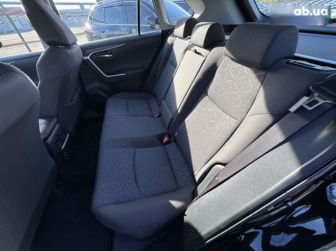 Toyota RAV4 2021 - фото 27
