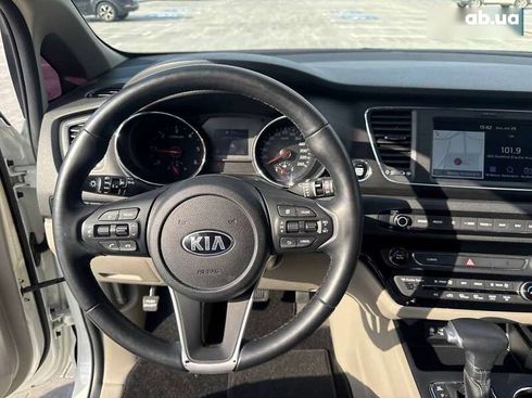 Kia Carnival 2019 - фото 12
