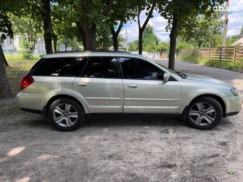 Subaru Legacy 2005 бежевый - фото 4
