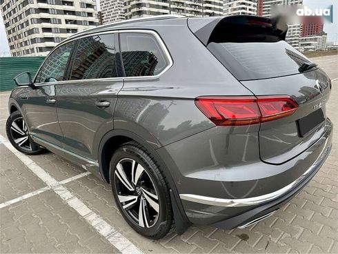 Volkswagen Touareg 2022 - фото 30