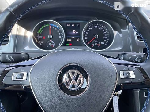 Volkswagen e-Golf 2020 - фото 21