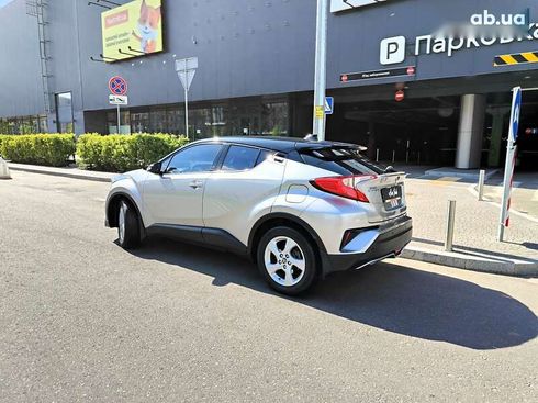 Toyota C-HR 2016 - фото 11