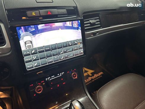 Volkswagen Touareg 2012 - фото 25