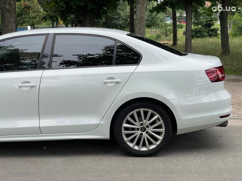 Volkswagen Jetta 2016 белый - фото 10