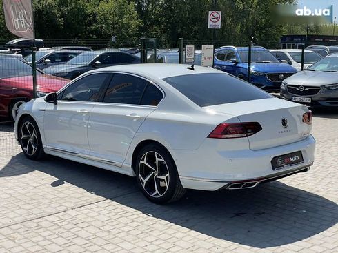 Volkswagen Passat 2021 - фото 21