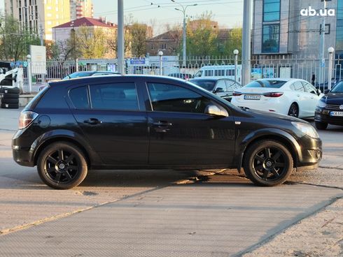 Opel Astra 2012 черный - фото 9