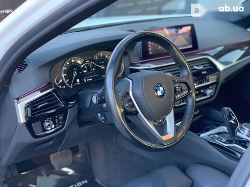 BMW 5 серия 2019 - фото 16