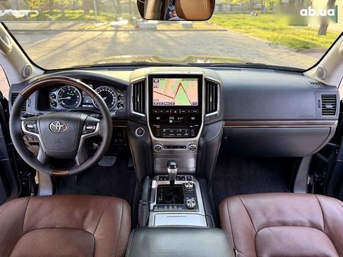 Toyota Land Cruiser 2016 - фото 30