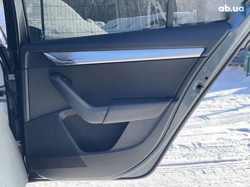 Skoda Octavia 2017 - фото 30