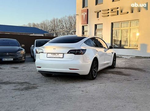 Tesla Model 3 2021 - фото 13