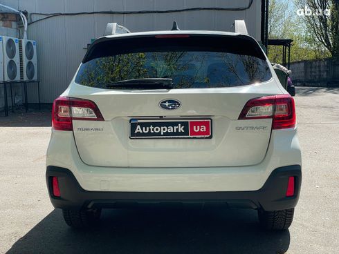 Subaru Outback 2018 белый - фото 8