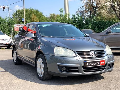 Volkswagen Jetta 2009 серый - фото 2